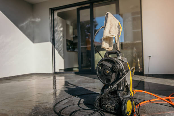 Best Vinyl Siding Pressure Washing in Country Clu, CA